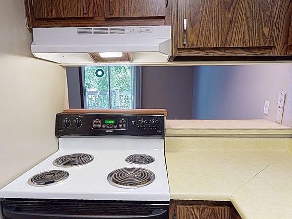4th image of 302 Grand Canyon Dr
