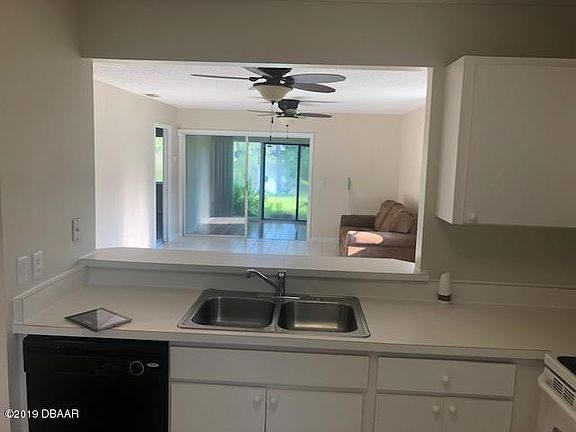 4th image of 28 Kings Colony Ct