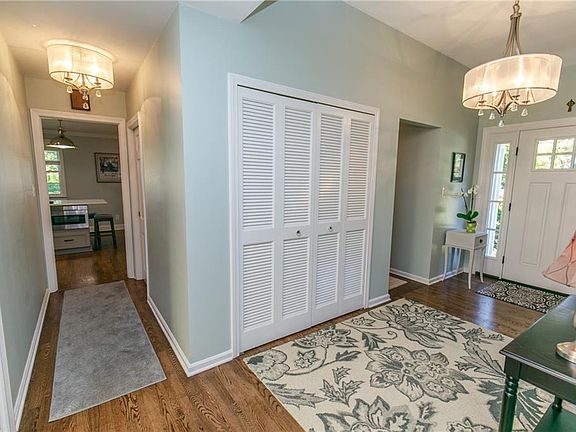 4th image of 18795 Lookout Cir