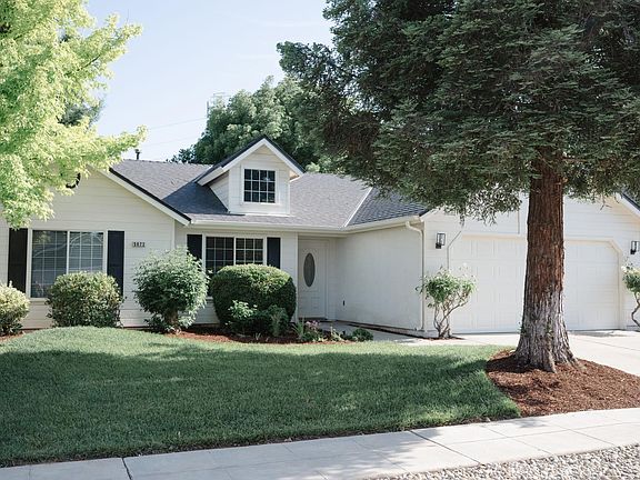 3rd image of 5672 W Menlo Ave