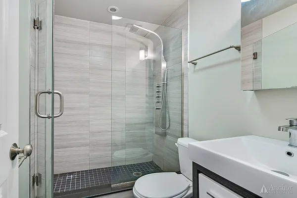 Rented by Anchor Associates | media 16