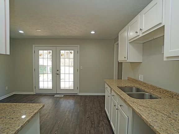 4th image of 945 Beechmeadow Ln