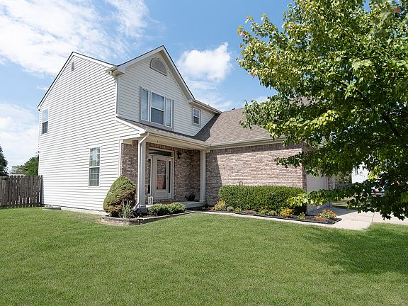 2nd image of 6823 Silver Grove Ct