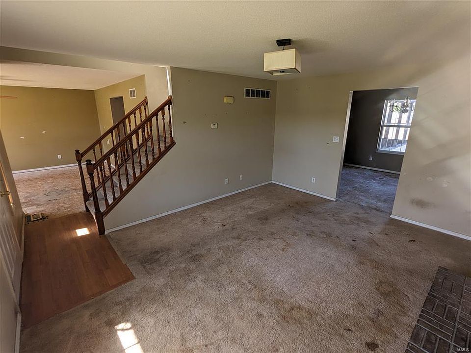 325 Cobblestone, Troy, IL 62294 Zillow