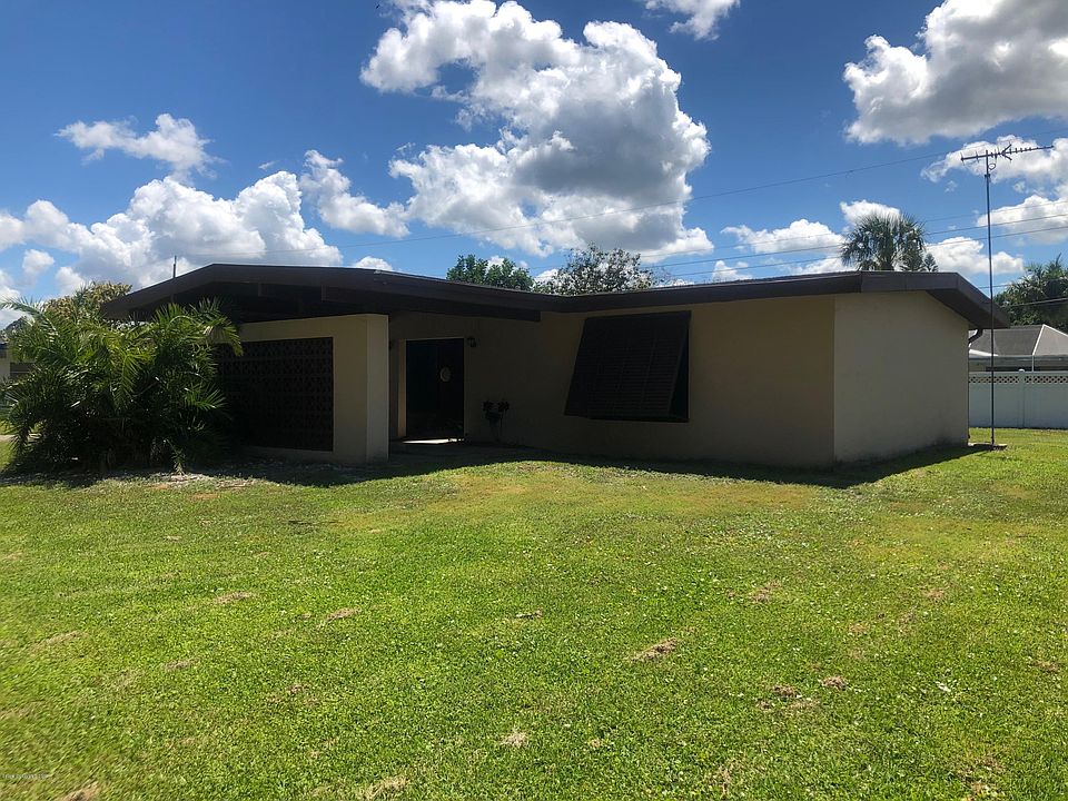 2nd image of 912 Chace Ln NE