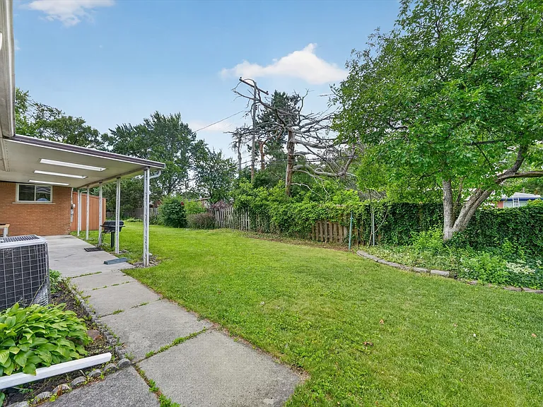 29101 Campbell Dr — Photo 24