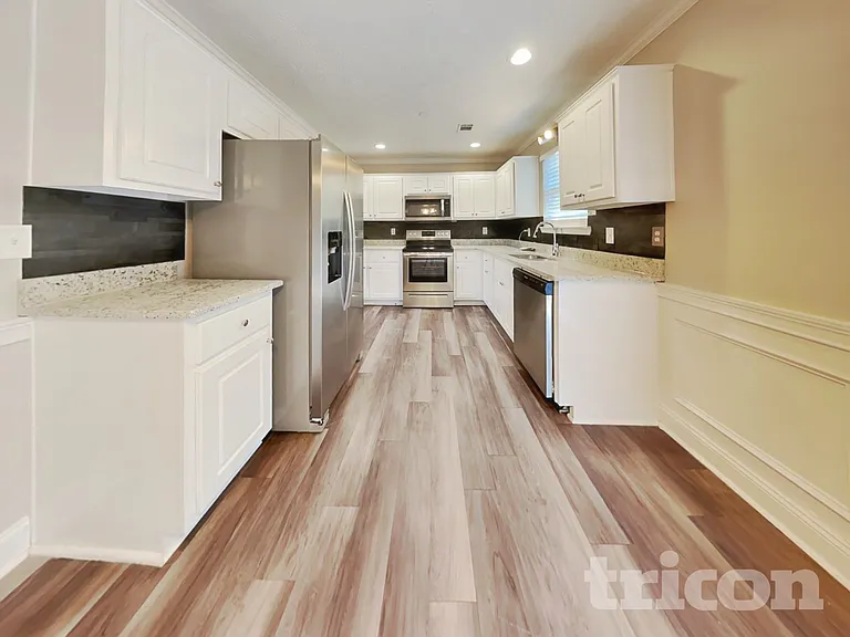 564 Brewer Dr — Photo 5