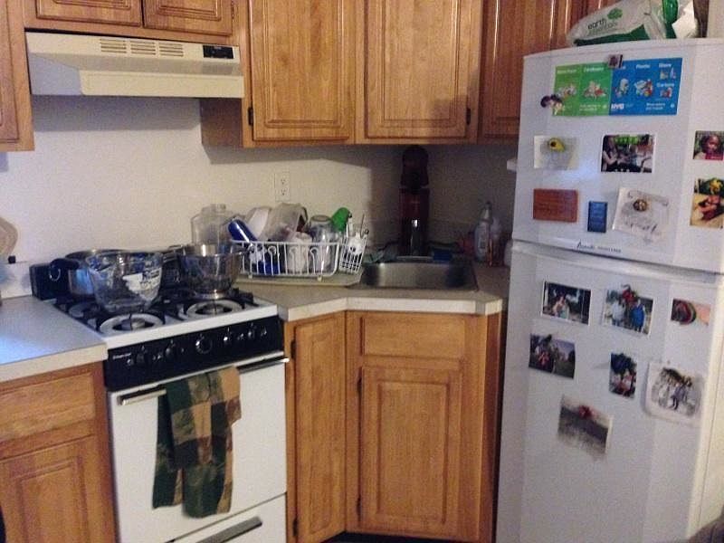 2nd image of 3073 Steinway St