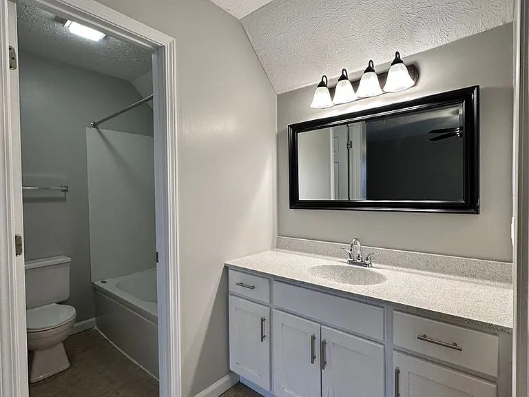 Breckenridge Apartment Homes — Photo 39