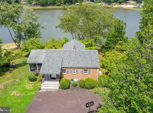 285 Lakeview Cir, Louisa, VA 23093