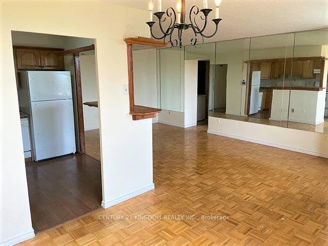 20 Edgecliff Golfway E #1209 — Photo 3
