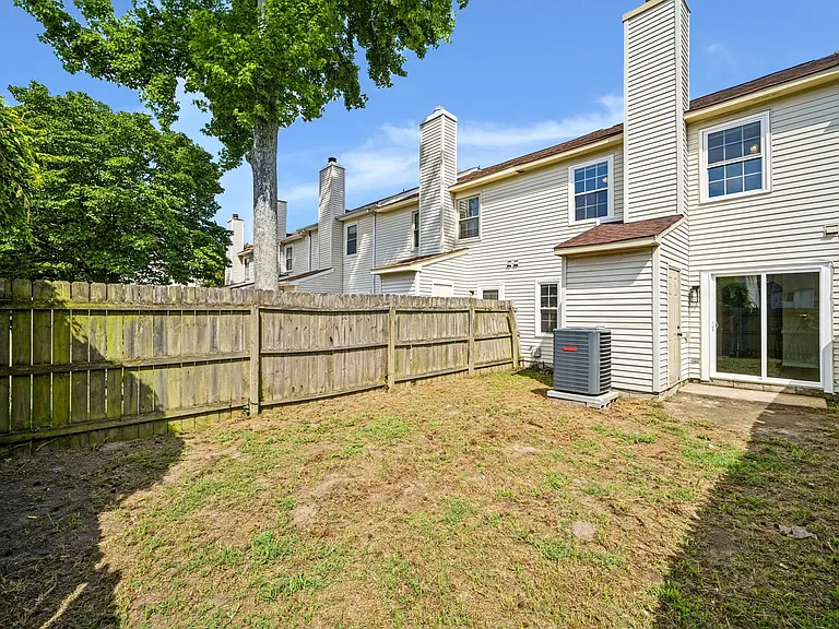 5589 Campus Dr #1 — Photo 22