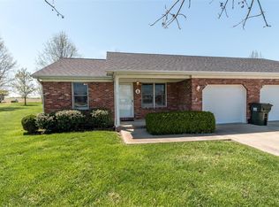 8 Bradley Ct, Red Bud, IL 62278