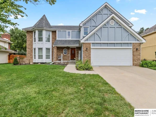 10514 Adams Dr, Omaha, NE 68127