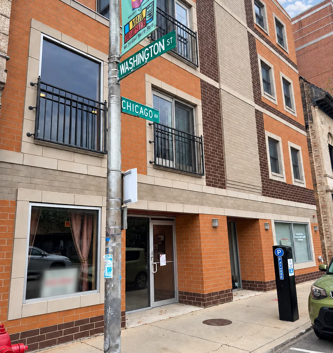 817 Chicago Ave — Photo 2