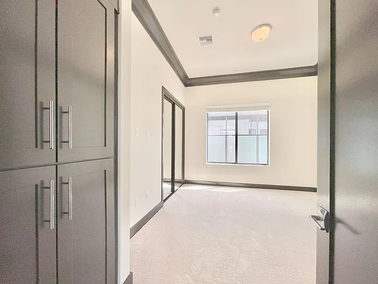 1110 Glenville Dr — Photo 15