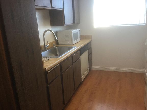 5th image of 3650 Greenfield Ave APT 11