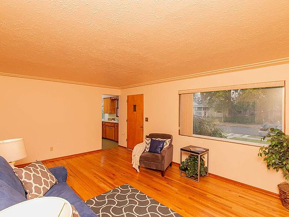 4th image of 1310 E Sanson Ave