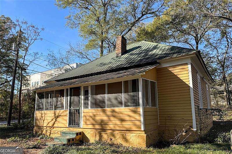 1st image of 194 N Clarendon Ave