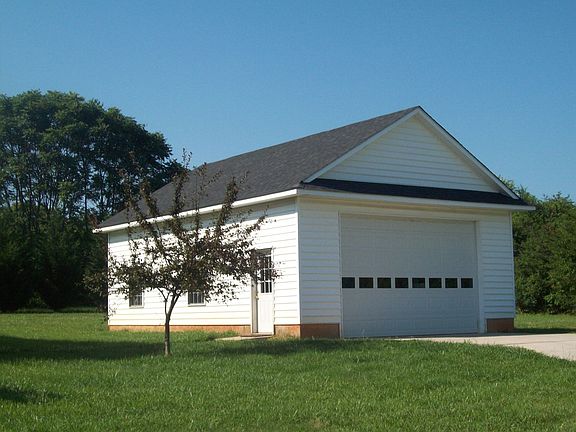 4th image of 352 Fox Dr