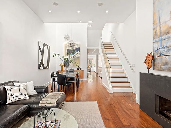 3rd image of 103 W 89th St APT 4A