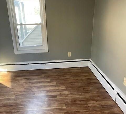 5th image of 68 Whiting St Floor 1