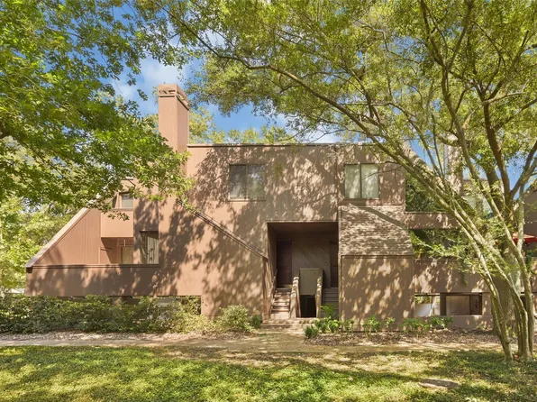 268 Litchfield Ln, Houston, TX 77024
