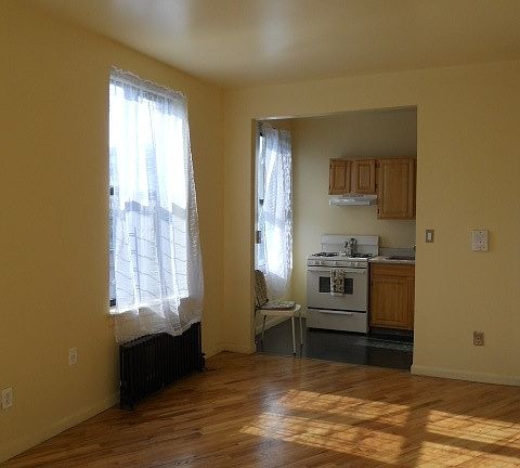 2nd image of 15 Saint Nicholas Ave APT 3C
