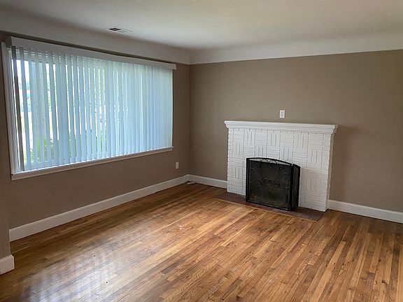 3rd image of 20640 Westhaven Ave