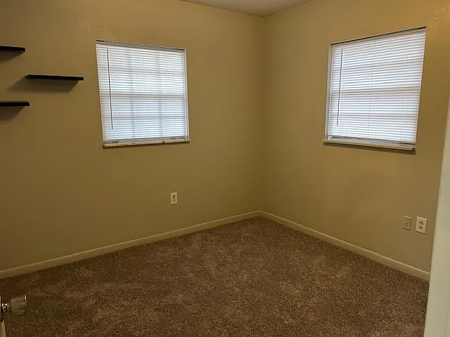 2214 Vincent Rd — Photo 5