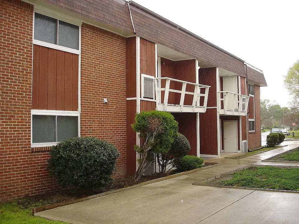 7988 Diggs Rd #1