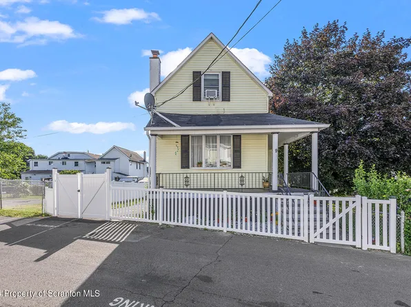 9 Worth Ln, Wilkes Barre, PA 18702