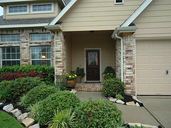 4th image of 3710 Canterbury Park Dr
