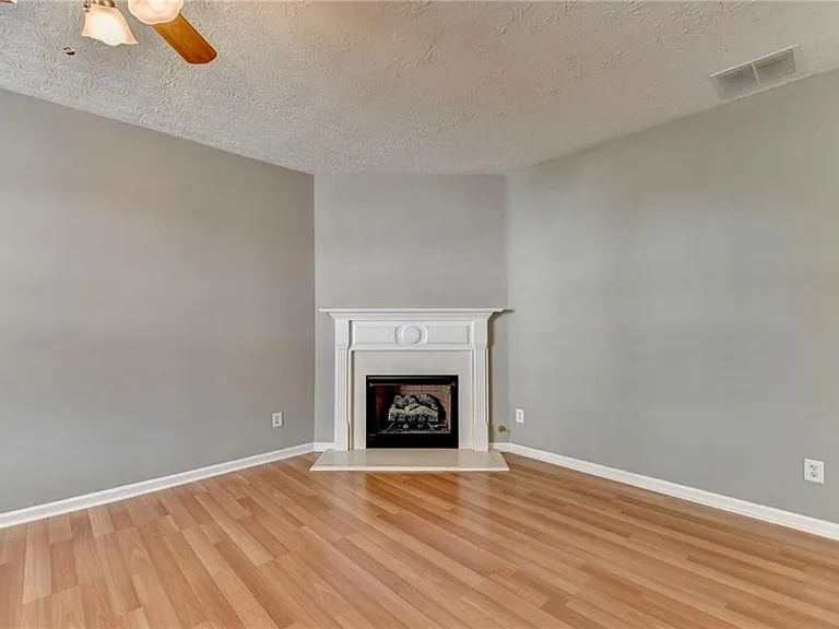 3067 Kentmere Dr — Photo 11