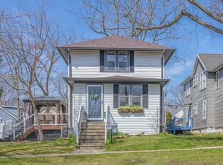 914 Wayne St, Saint Joseph, MI 49085