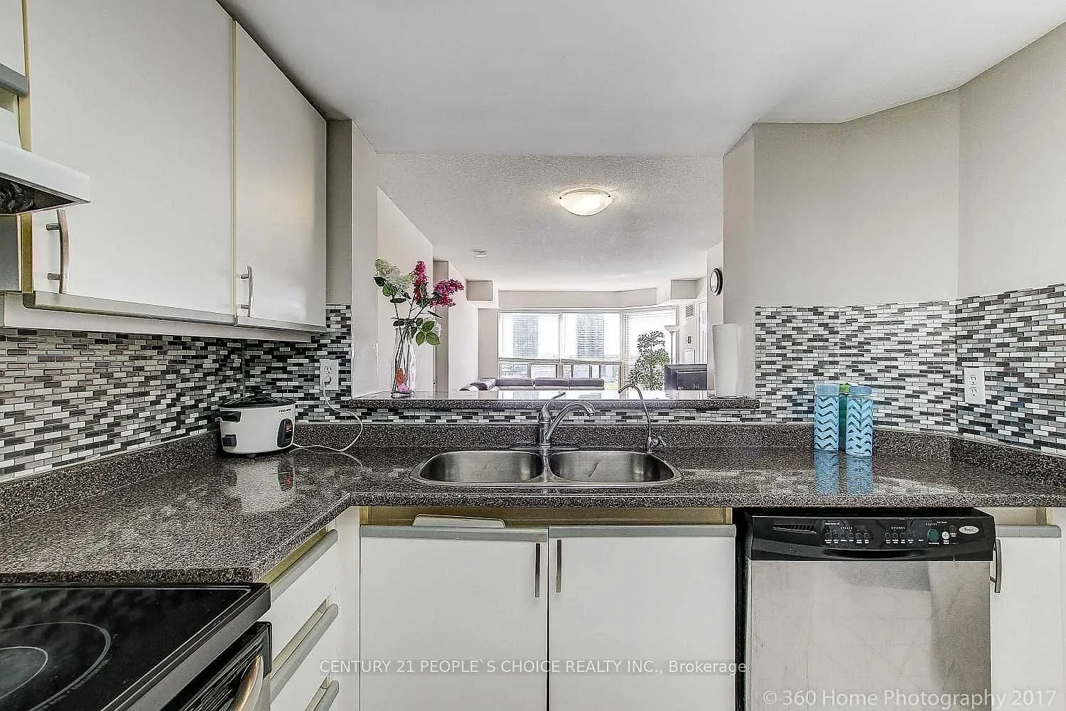 3 bed, $2,900 — Photo 3