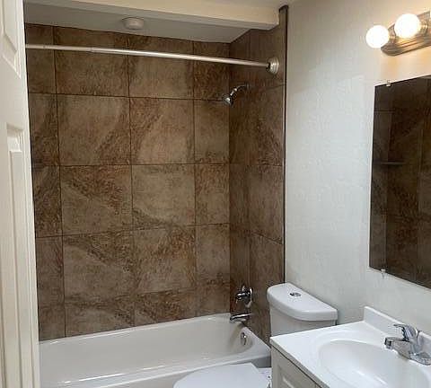 4th image of 510 W Pelaar Dr