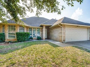 4716 Shorewood Dr, Arlington, TX 76016