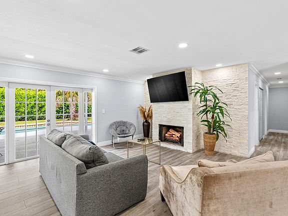 4th image of 10098 Ramblewood Drive