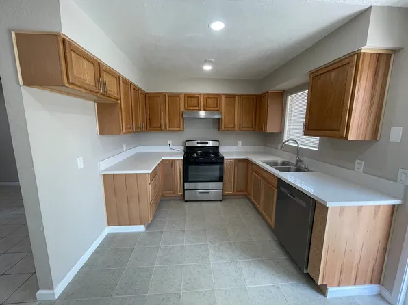 32150 Aurora Vista Rd APT B, Cathedral City, CA 92234