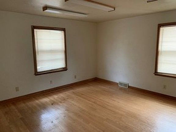 4th image of 5504 Stewart Ave