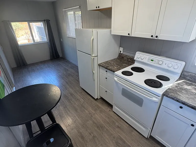 554 Hillside Ter #1 — Photo 3