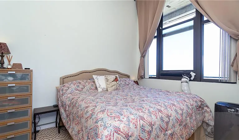 320 E 21st St #610 — Photo 10