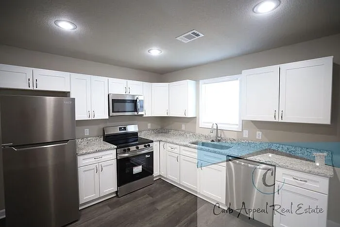 2 bed, 1.0 bath, 1000 sqft, $1,200 — Photo 4