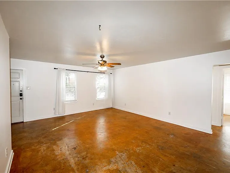 1305 Lorrain St #D — Photo 9