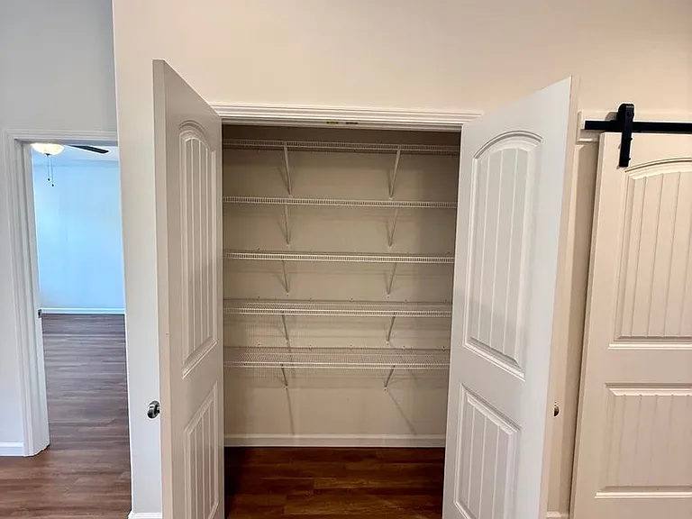 5928 Knox Hill Way — Photo 14