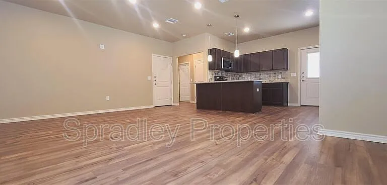1032B Hibiscus Dr — Photo 2