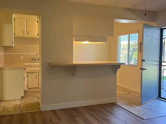 4th image of 11620 Bellflower Blvd APT E