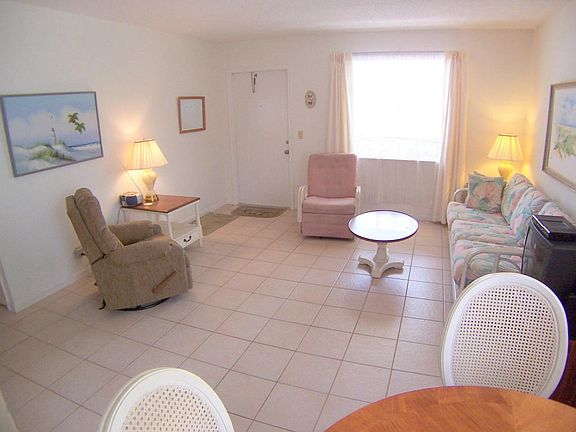 5th image of 1733 3rd Ave N APT 10