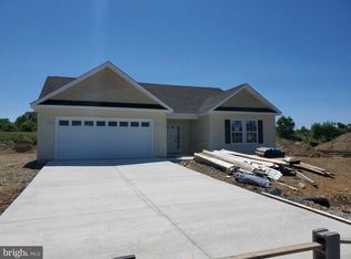 617 Jensen Way E, Martinsburg, WV 25401